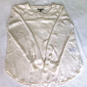 Cream long sleeved Banana Republic blouse size M